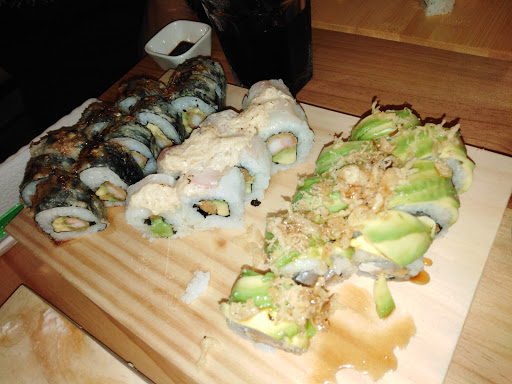 Kazoku Nikkei-Perú / Sushi Bar