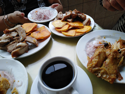 Chicharróneria Doña Tota.