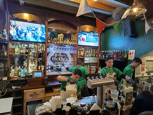 Molly's Irish Bar & Restaurant