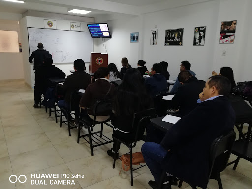 ESCUELA DE DETECTIVES PRIVADOS DEL PERÚ HONOR Y LEALTAD